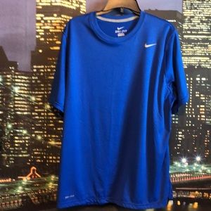 Nike Men’s Dri-fit shirt XL